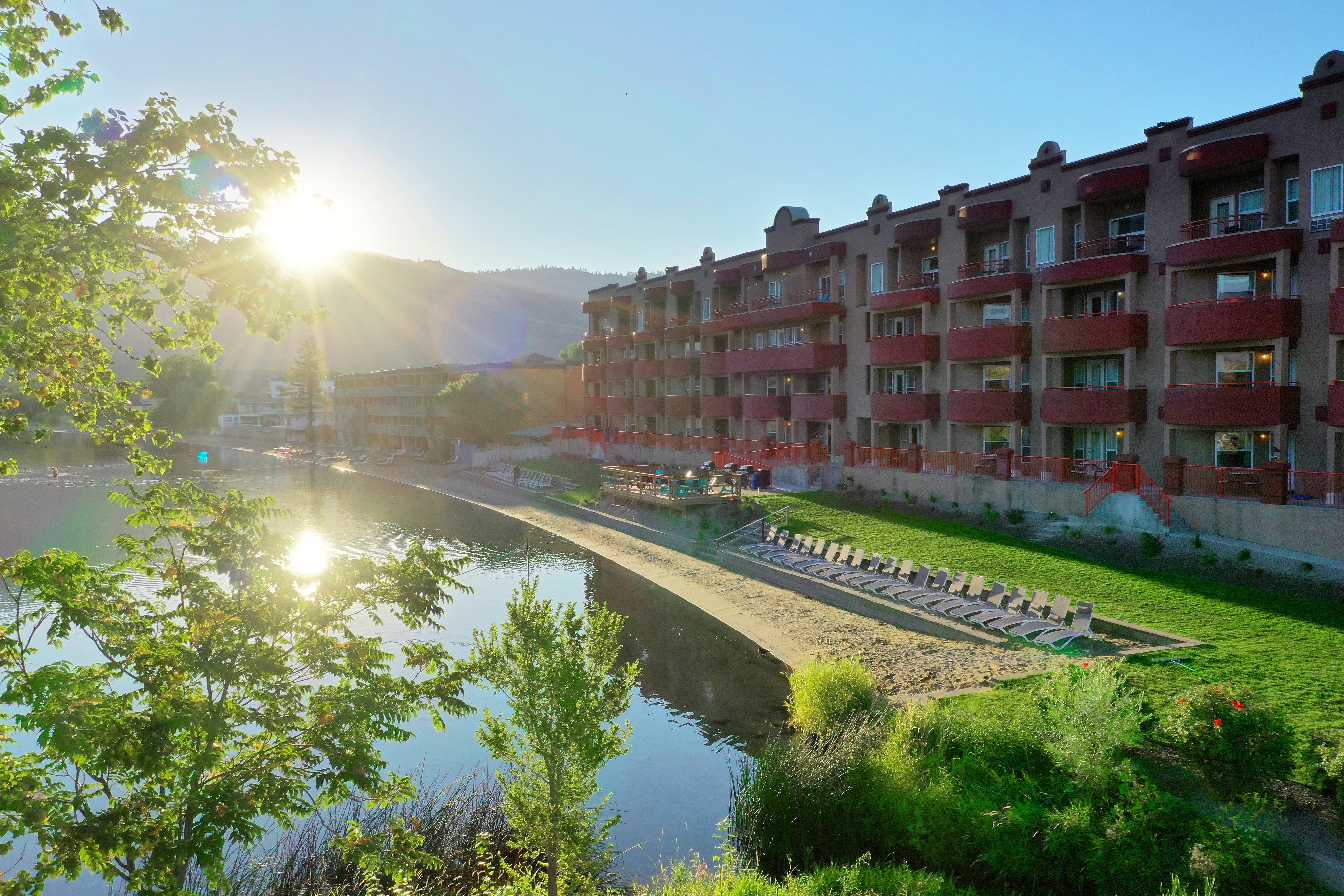Holiday Inn Hotel & Suites Osoyoos By Ihg Zewnętrze zdjęcie