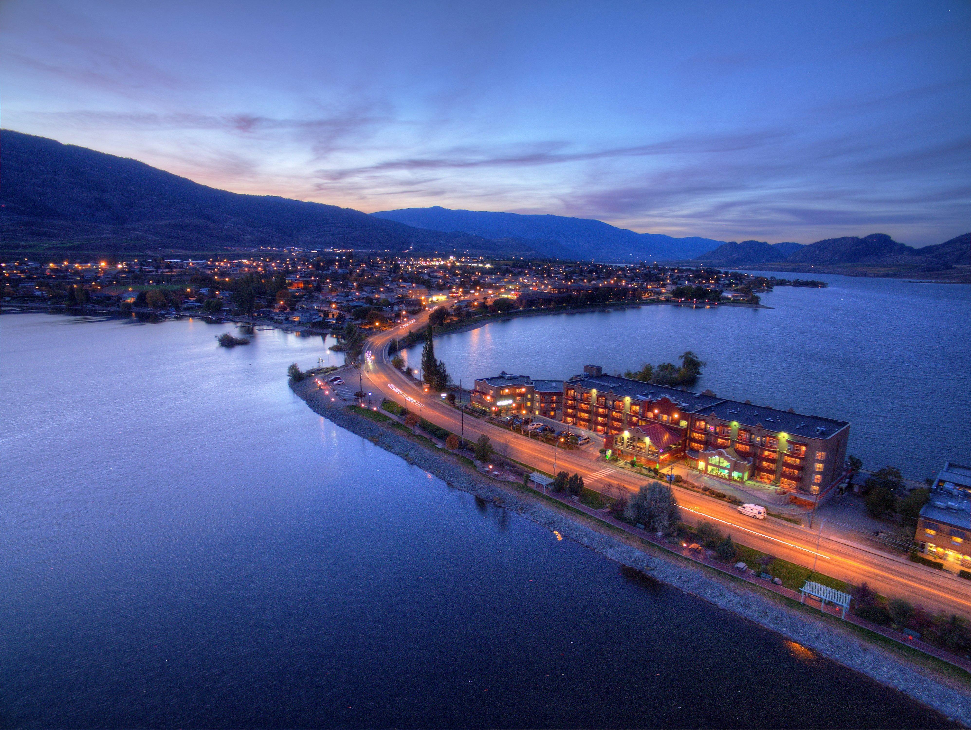 Holiday Inn Hotel & Suites Osoyoos By Ihg Zewnętrze zdjęcie