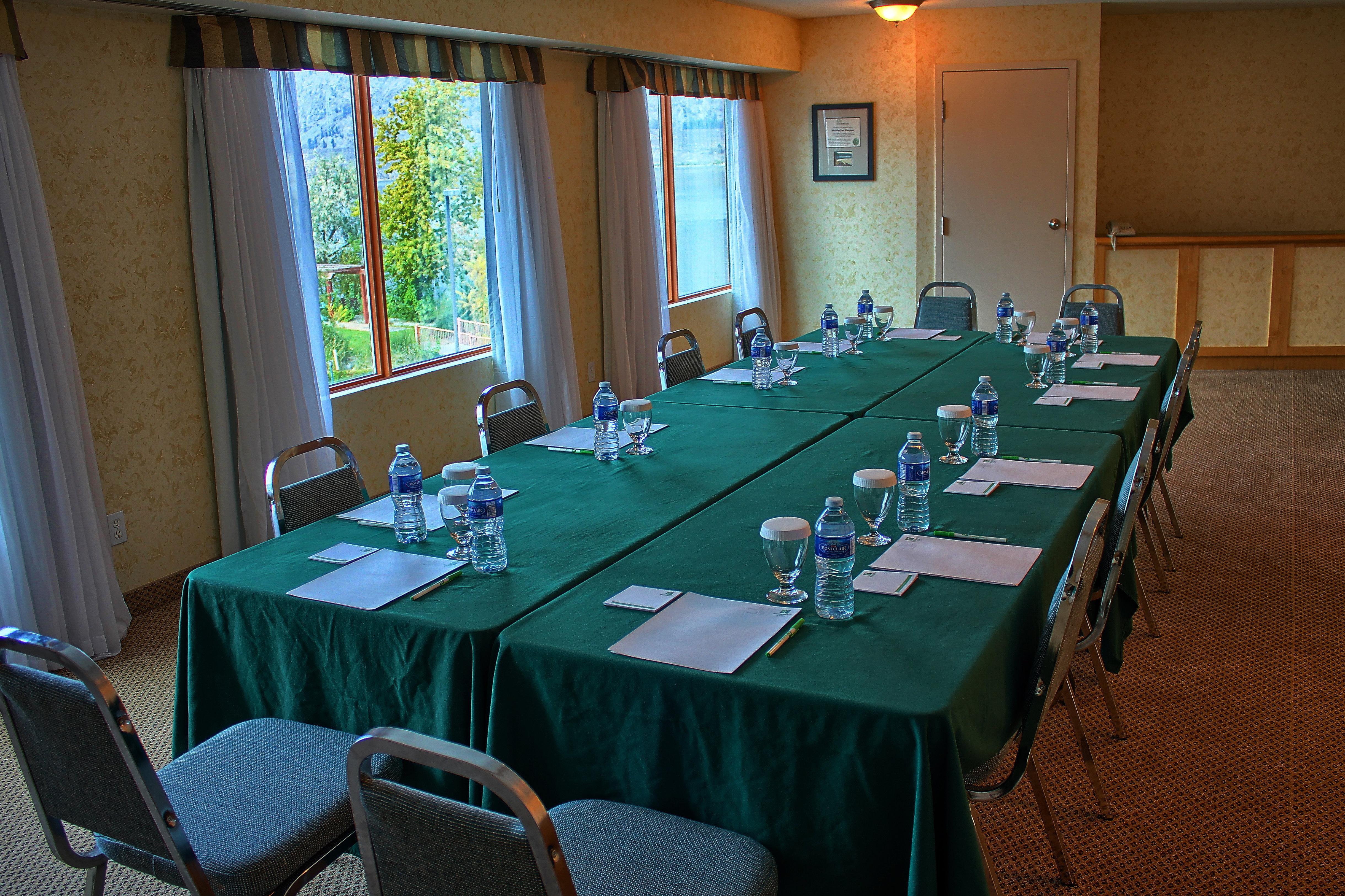 Holiday Inn Hotel & Suites Osoyoos By Ihg Zewnętrze zdjęcie
