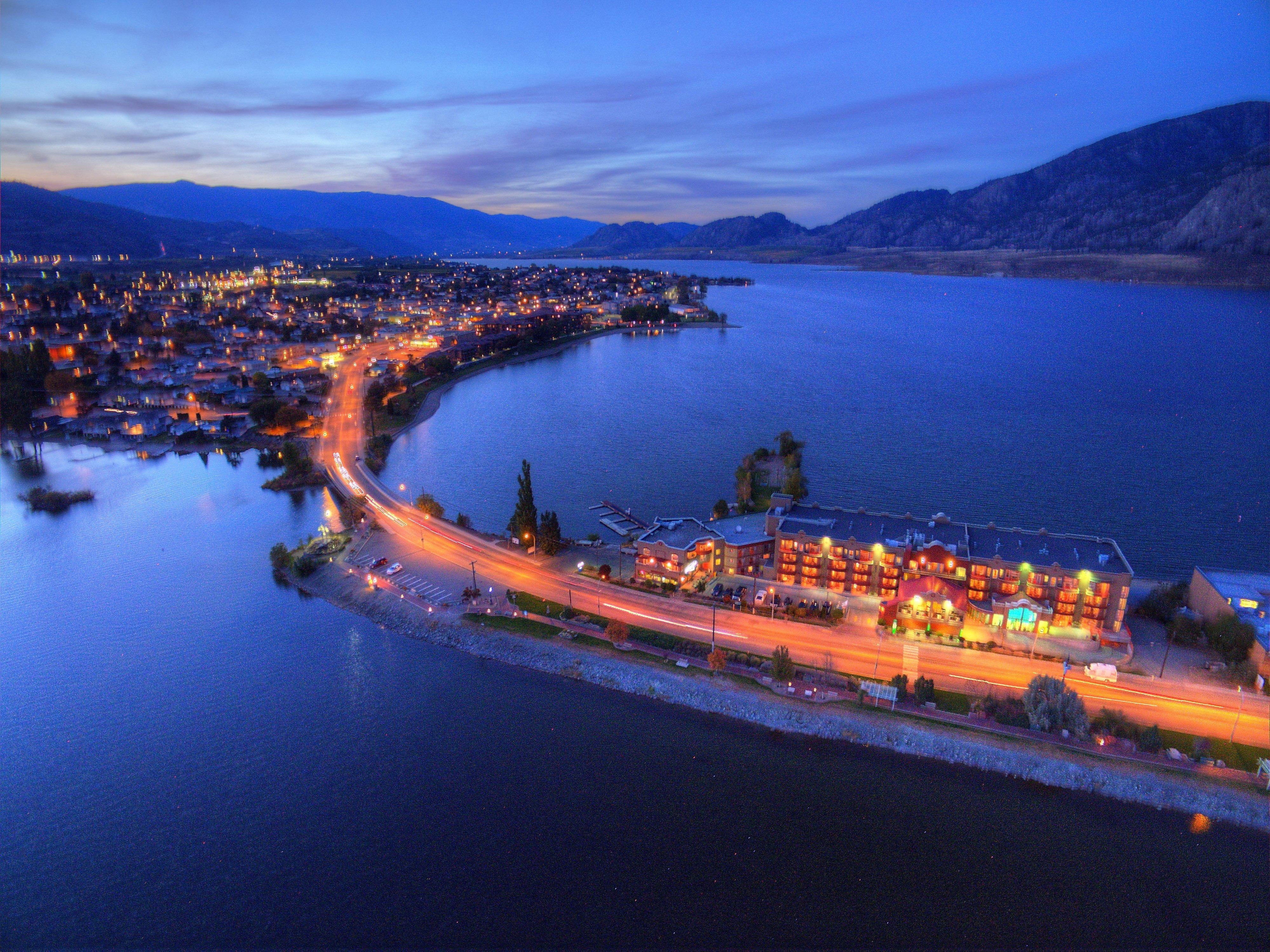 Holiday Inn Hotel & Suites Osoyoos By Ihg Zewnętrze zdjęcie