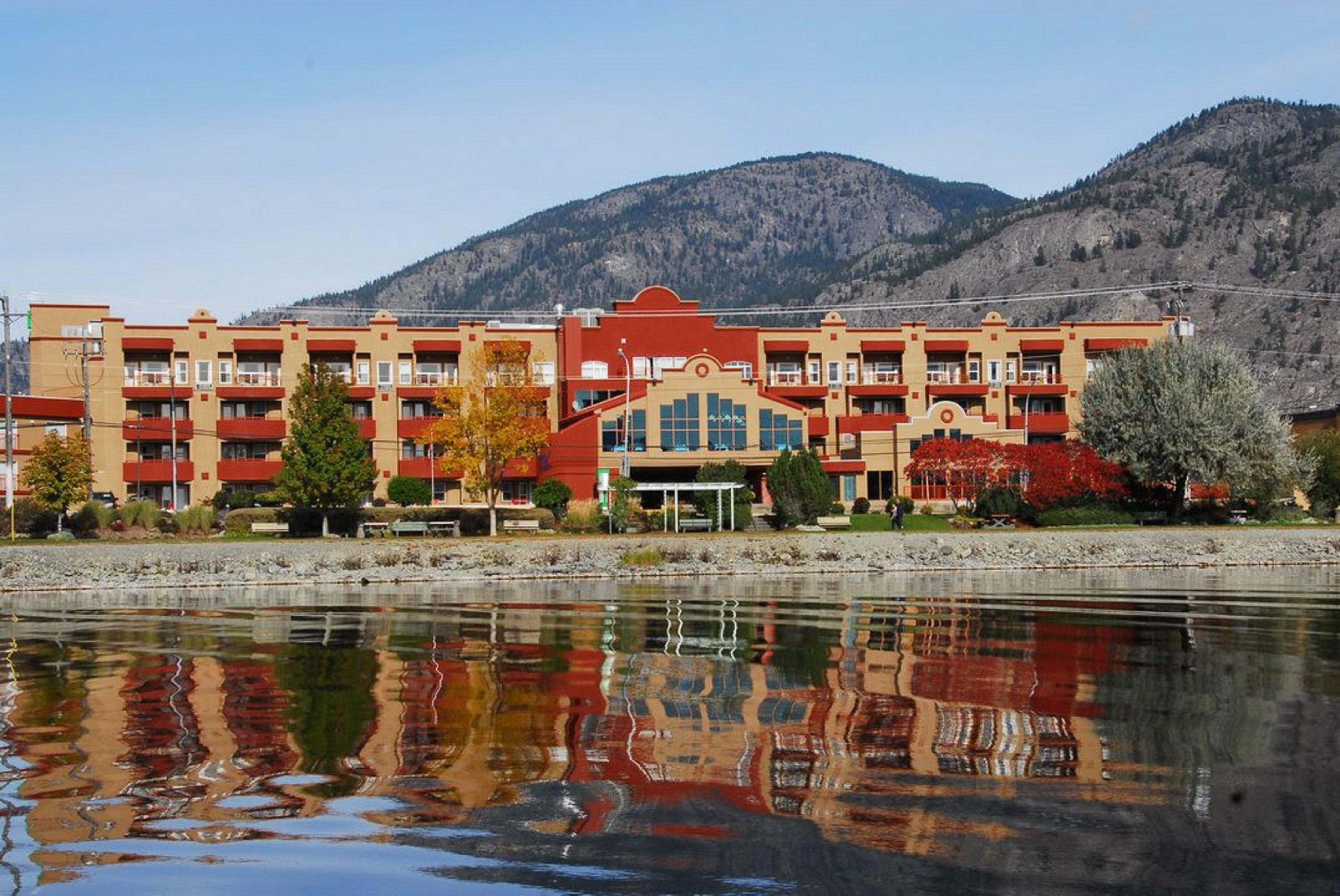 Holiday Inn Hotel & Suites Osoyoos By Ihg Zewnętrze zdjęcie